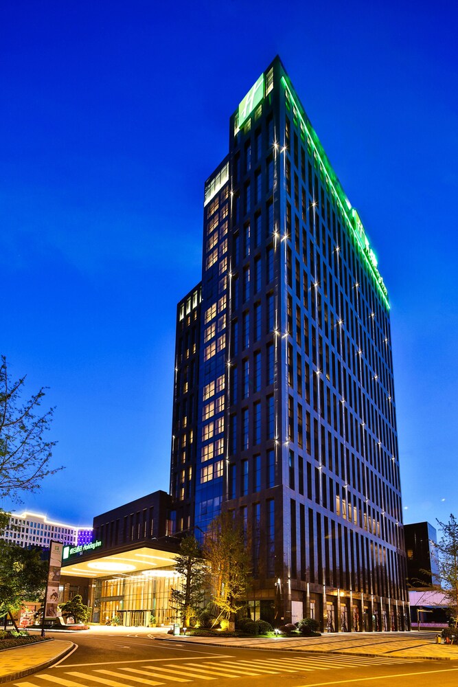 Holiday Inn Chengdu Qinhuang — 4-Star Luxury Hotel in Chengdu, People's Republic of China