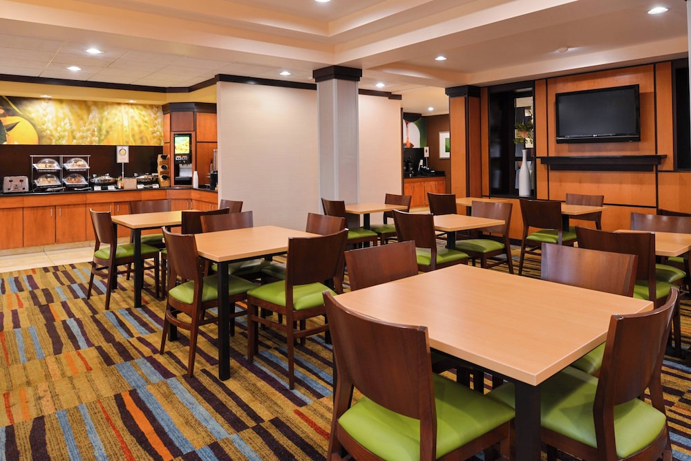Fairfield Inn & Suites by Marriott Fort Wayne - photo 36