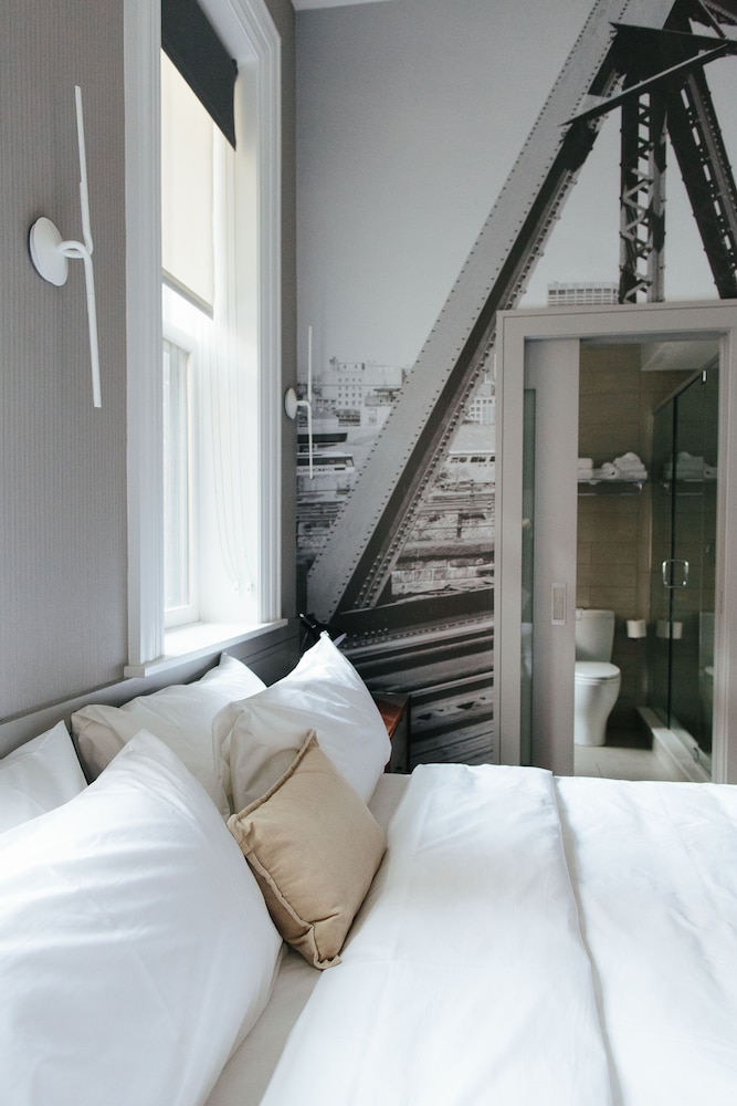 The Revolution Hotel - photo 43