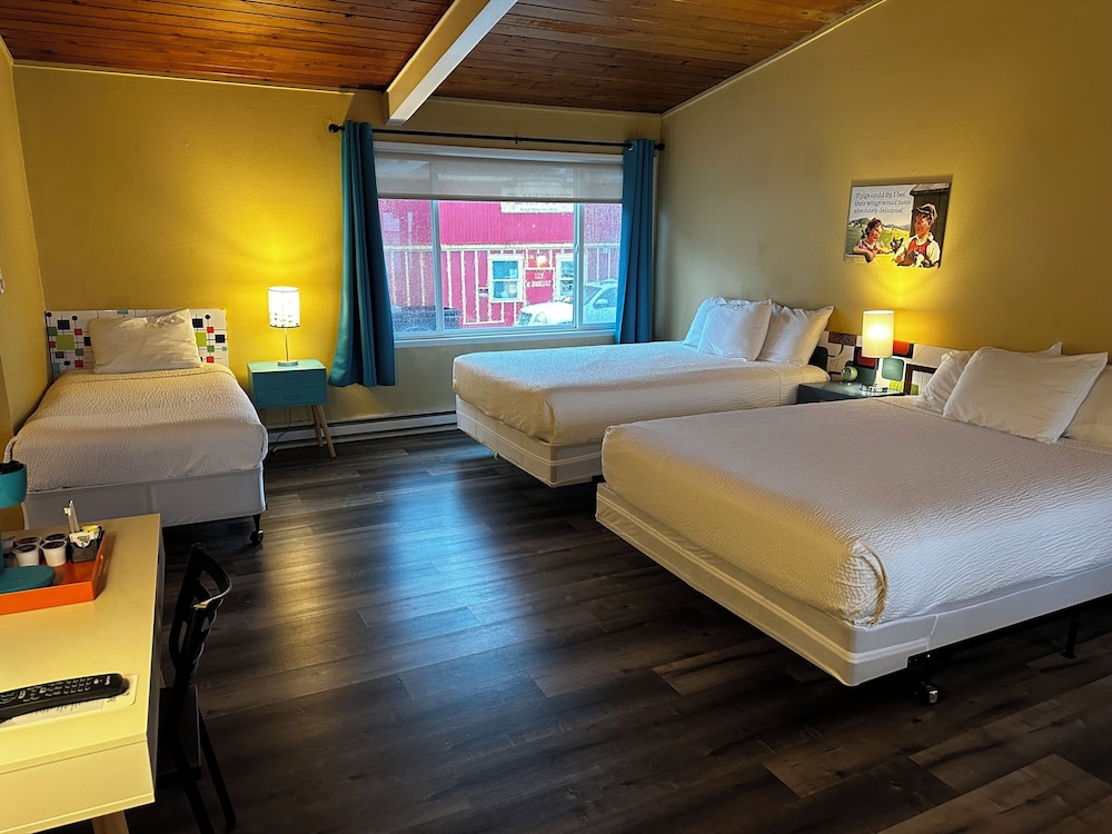 Atomic Motel - photo 25