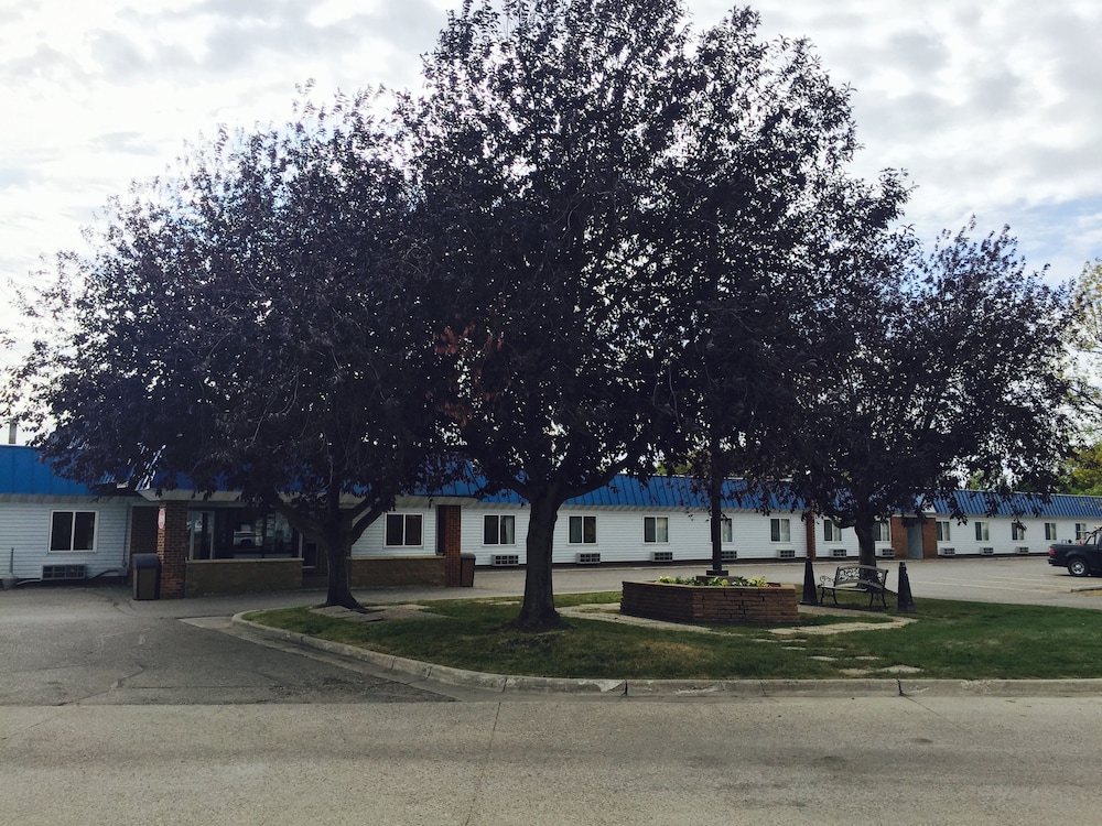 Americas Best Value Inn Grand Forks - photo 35
