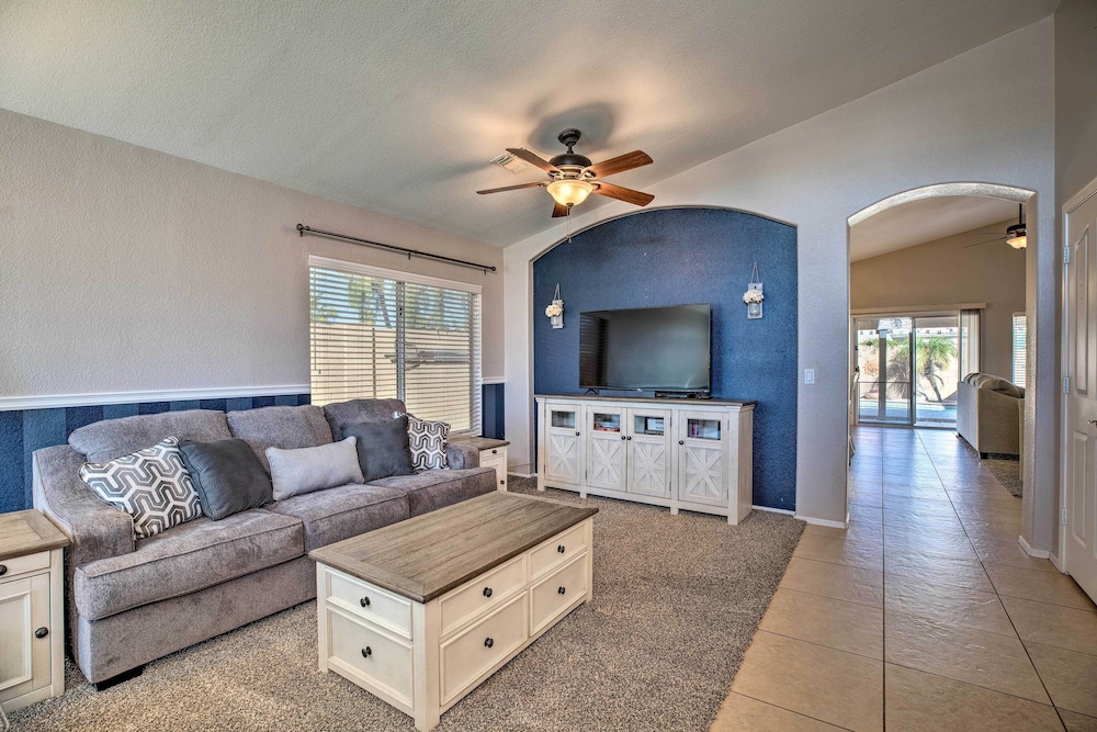 Outdoor Kitchen Heated Pool Gilbert Retreat in Gilbert, United States