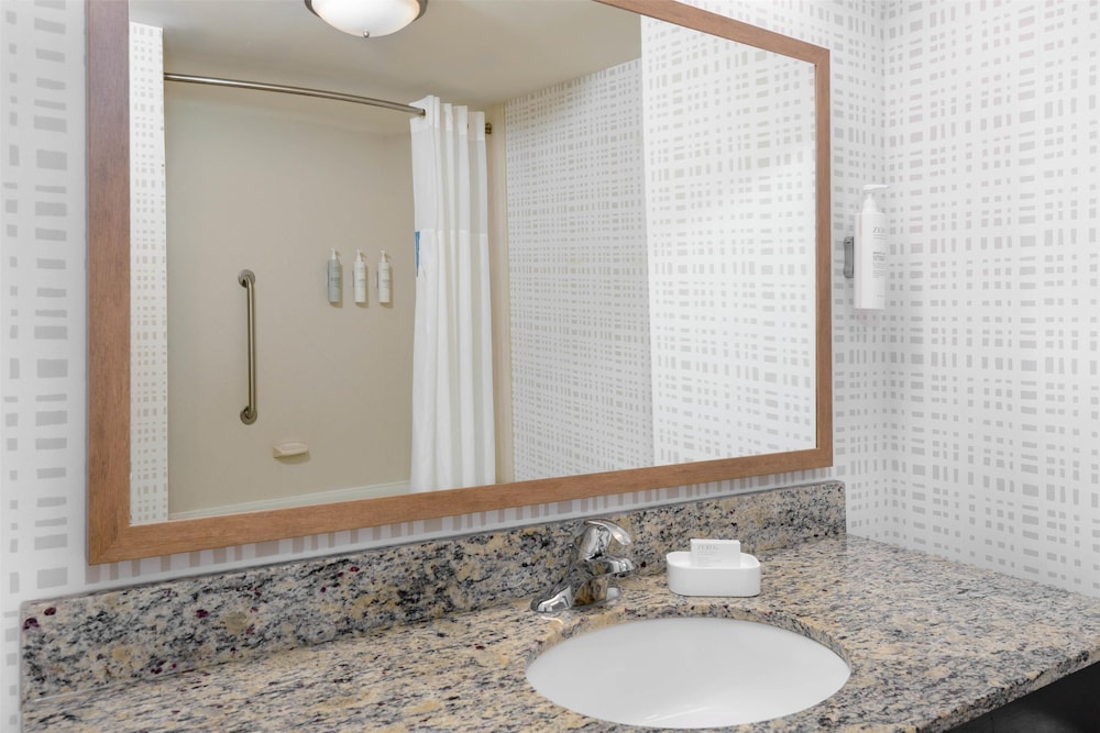Hampton Inn & Suites Pensacola Gulf Breeze - photo 20