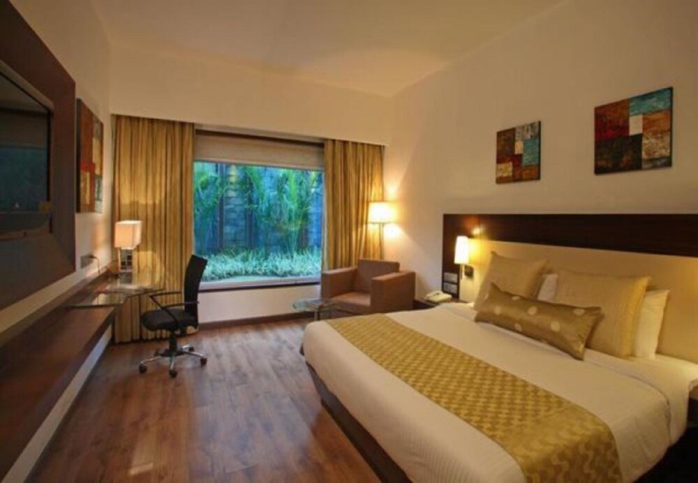 Royal Residence on Iffco Chowk