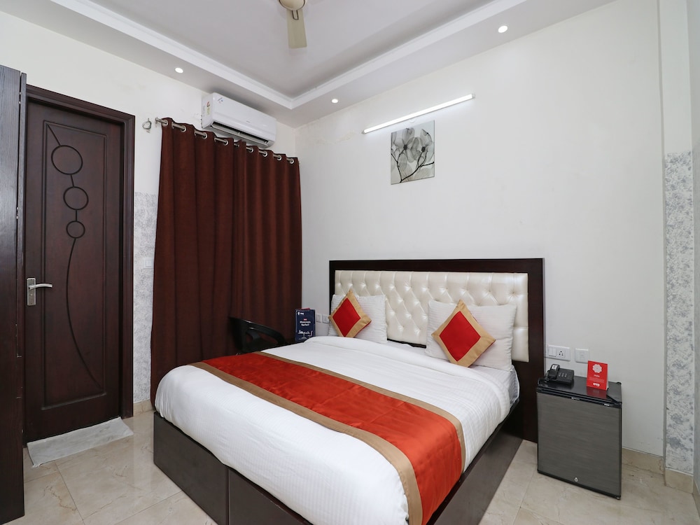 Oyo 8317 Sector 31 - carbon neutral hotel in Gurgaon