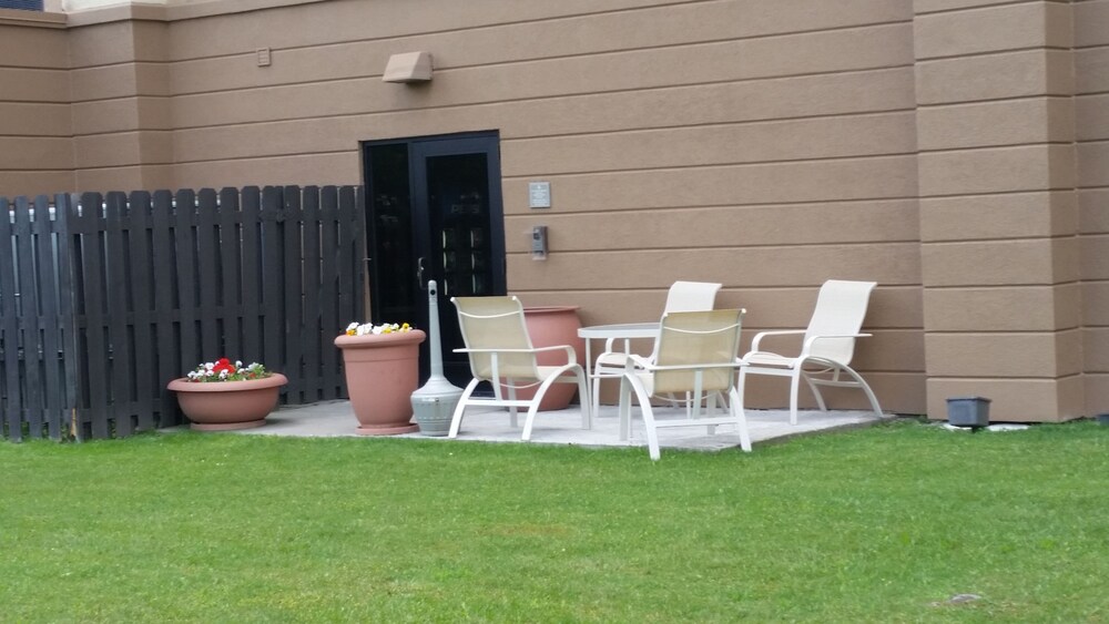 Hampton Inn Cortland - photo 63