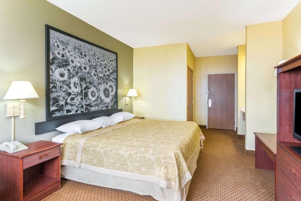Western Inn & Suites - photo 9