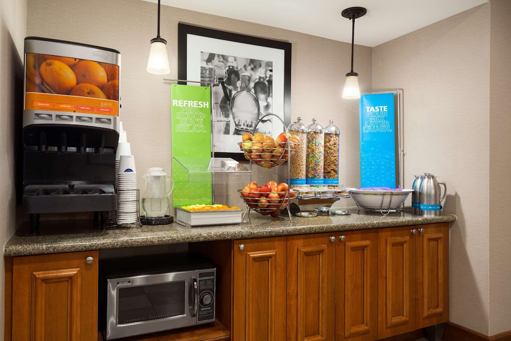 Hampton Inn & Suites Williamsburg Central - photo 24