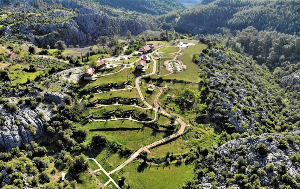 Milyos Hotel — hotel in Bucak