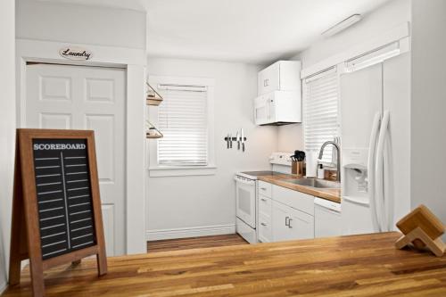 The Heights Hideaway 2br Gem — Peoria