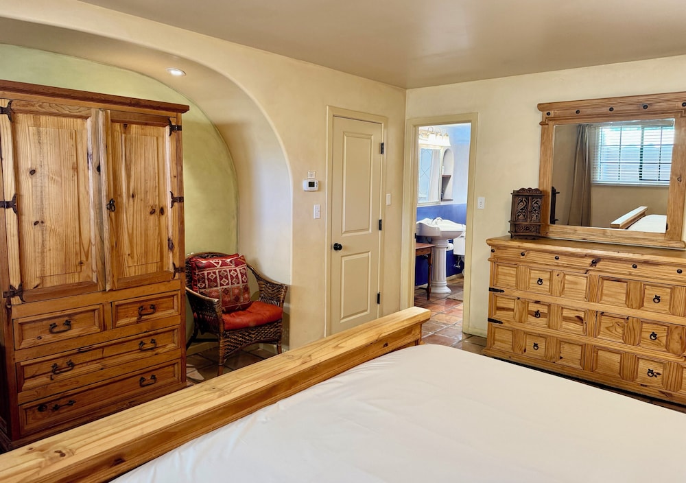 Blue Iguana Inn - photo 17