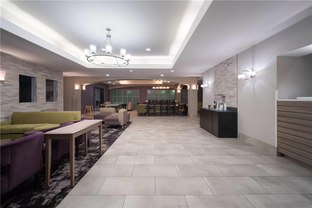La Quinta Inn & Suites by Wyndham Atlanta Stockbridge - photo 20