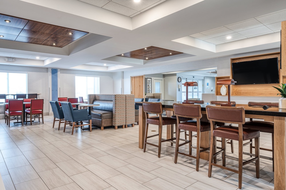 Holiday Inn Express & Suites Vandalia by IHG - photo 40