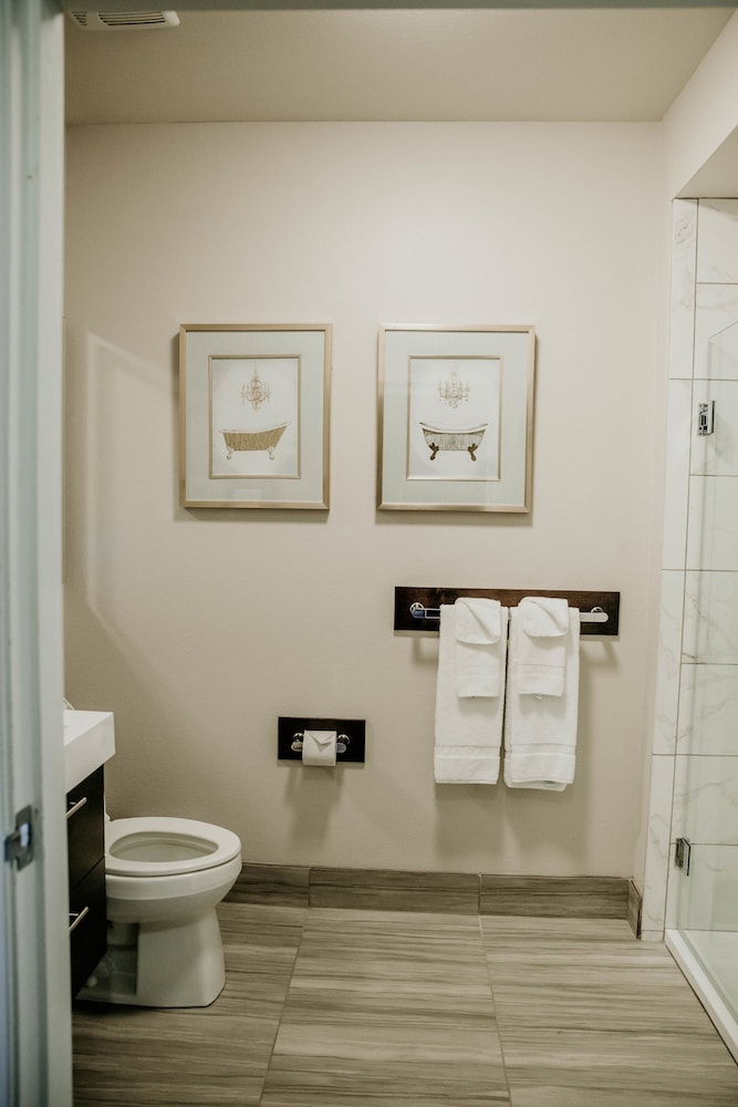 Geyserville Inn - photo 38