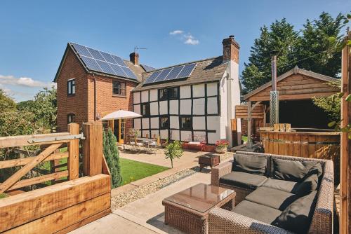 Powk Meadow Farmhouse — 4-Star Luxury Hotel in Leominster, United Kingdom