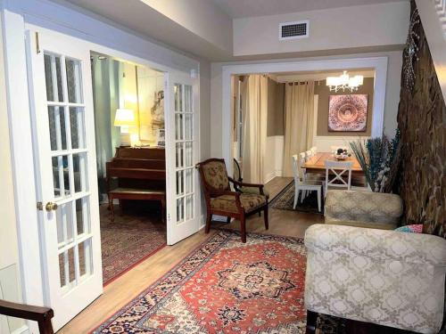 Cozy Historic RelaxInn Close to FL Everglades in Homestead, United States