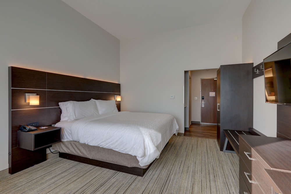 Holiday Inn Express & Suites Auburn Downtown by IHG - photo 10