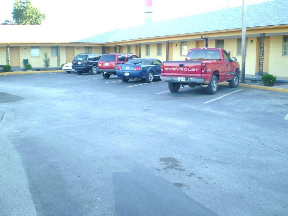 Sunrise Inn Brownsville - photo 4