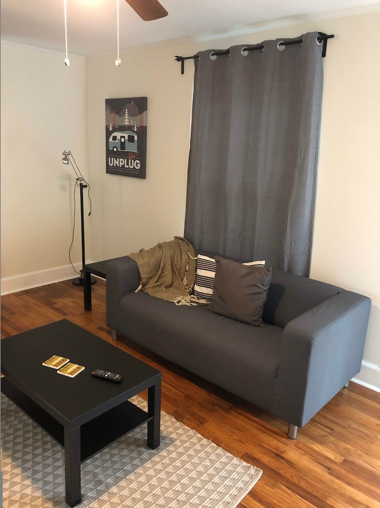 Renovated Space Close to Downtown A — 4-Star Luxury Hotel in Durham, United States