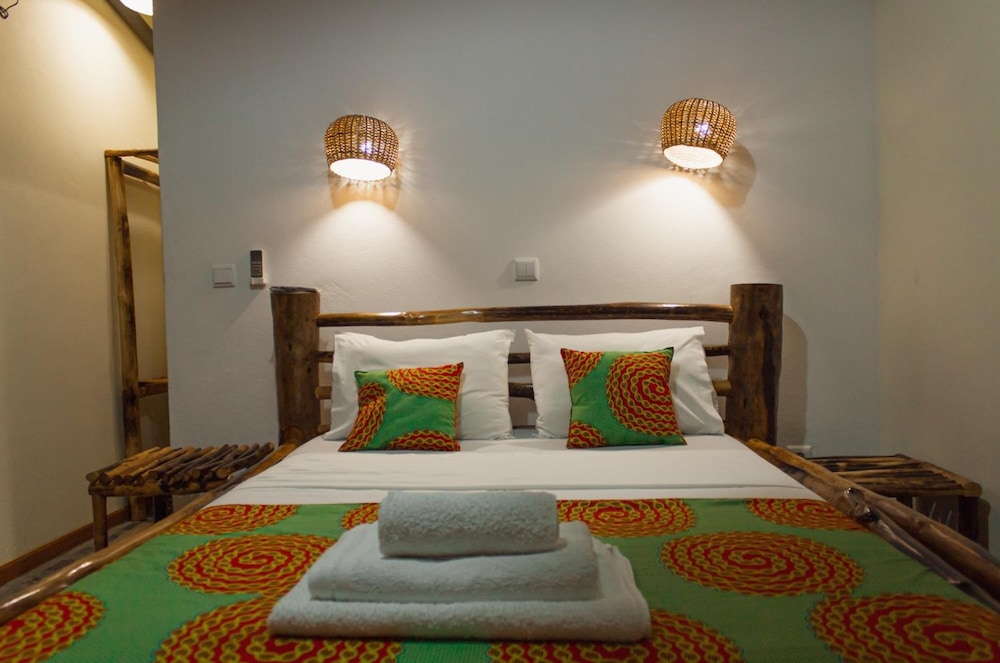 Residêncial Tamarindos - carbon neutral hotel in Sao Tome And Principe