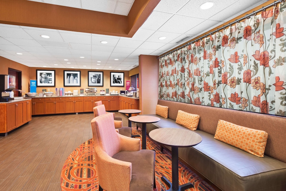 Hampton Inn Winfield teays Valley - photo 26
