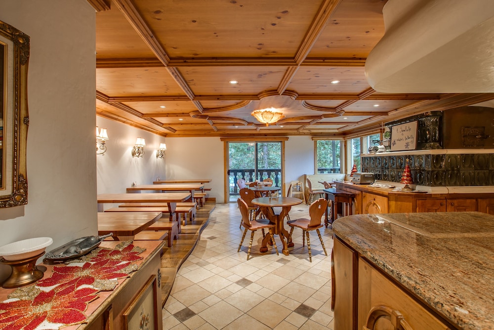 Alpine Rivers Inn - photo 32