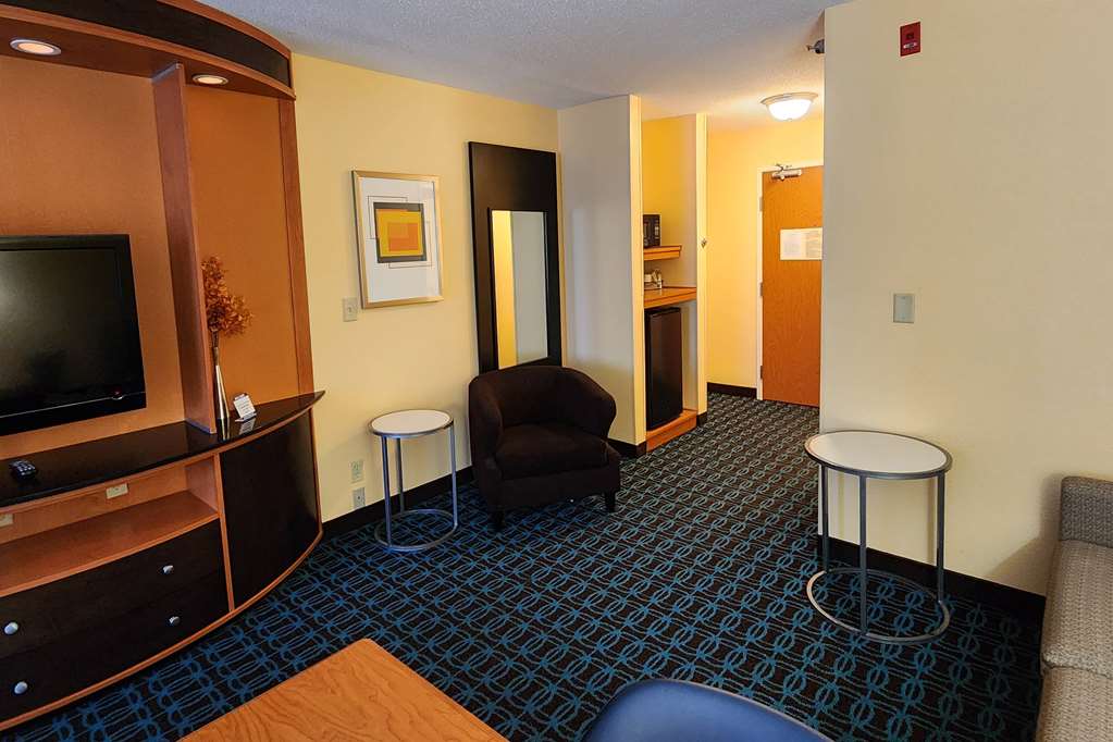 AmericInn by Wyndham St. Cloud MN Shopping Area - photo 12