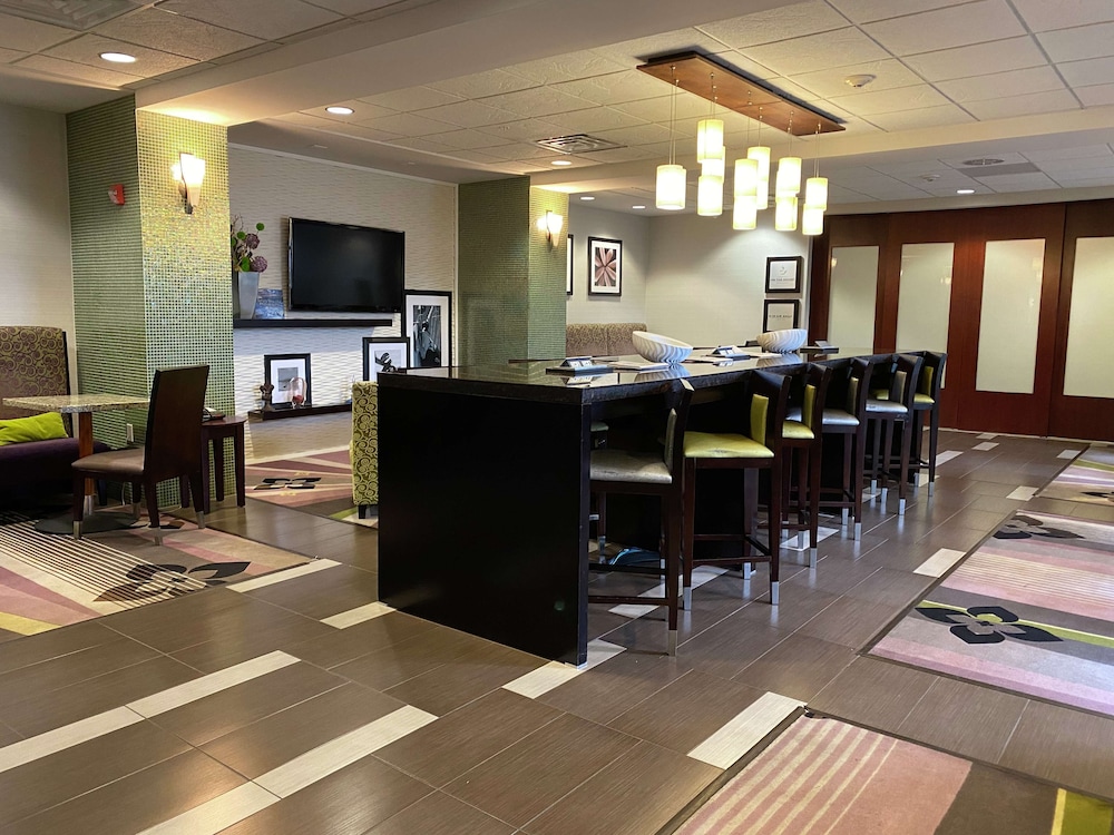 Hampton Inn by Hilton Leesville Fort Johnson - photo 2