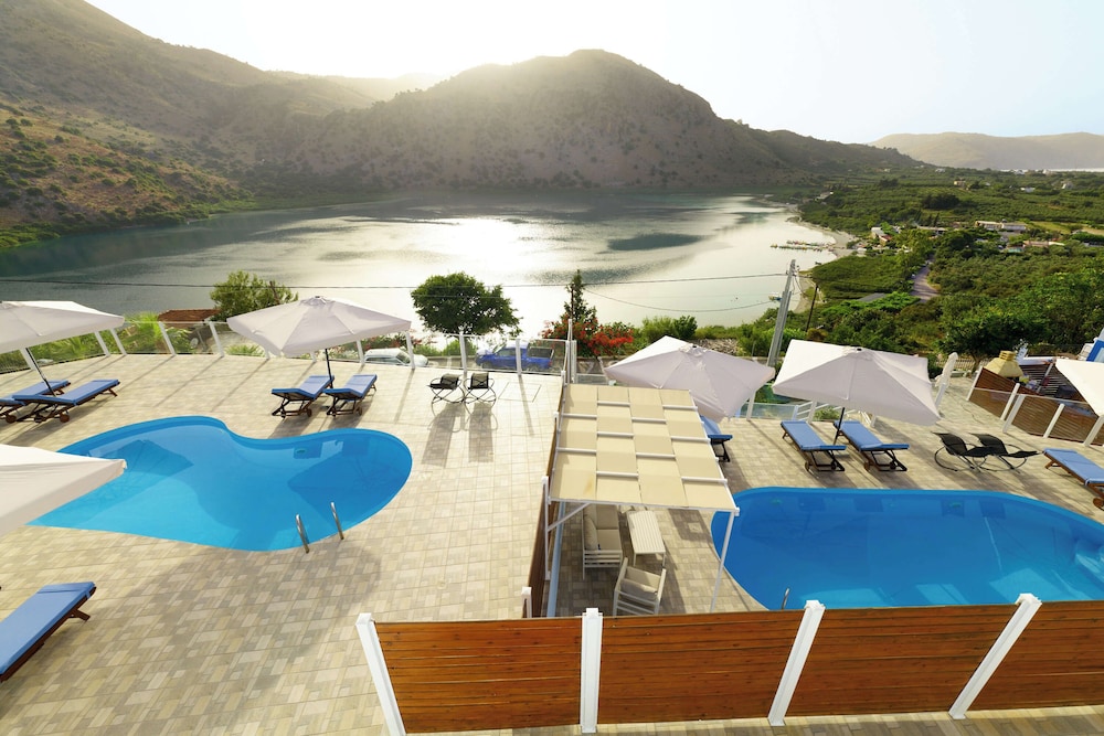 Lake View Suites in Anogeia, Greece