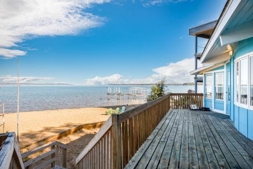 East Bay Escape Private Beach Ac Sunrise Paradise — Traverse City