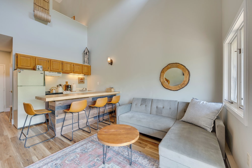 Lincoln Condo with Resort Amenities And Mountain Views - photo 2