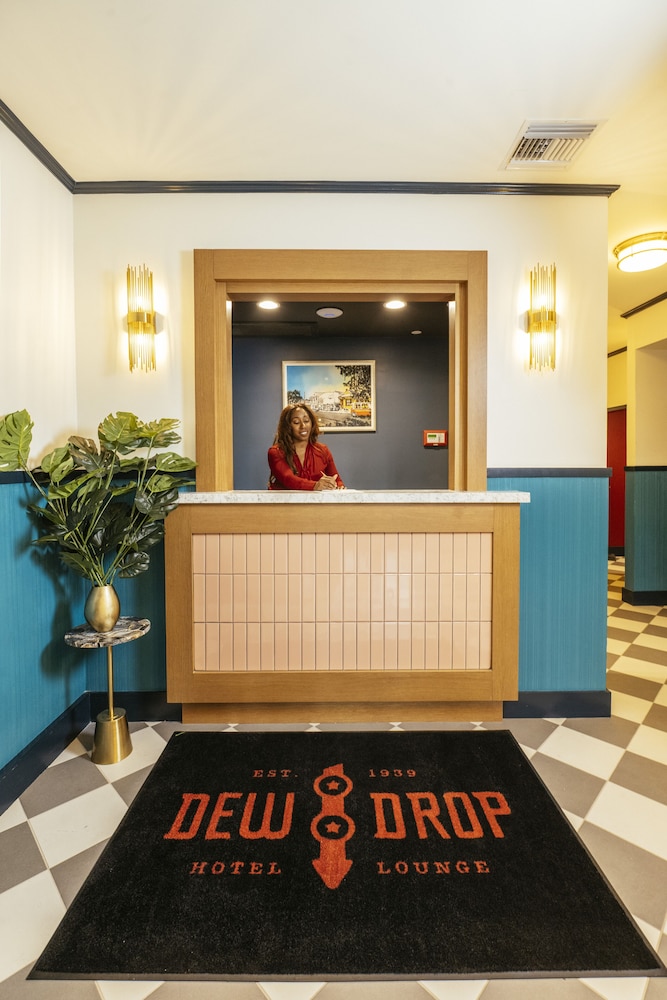 Dew Drop Inn - photo 2
