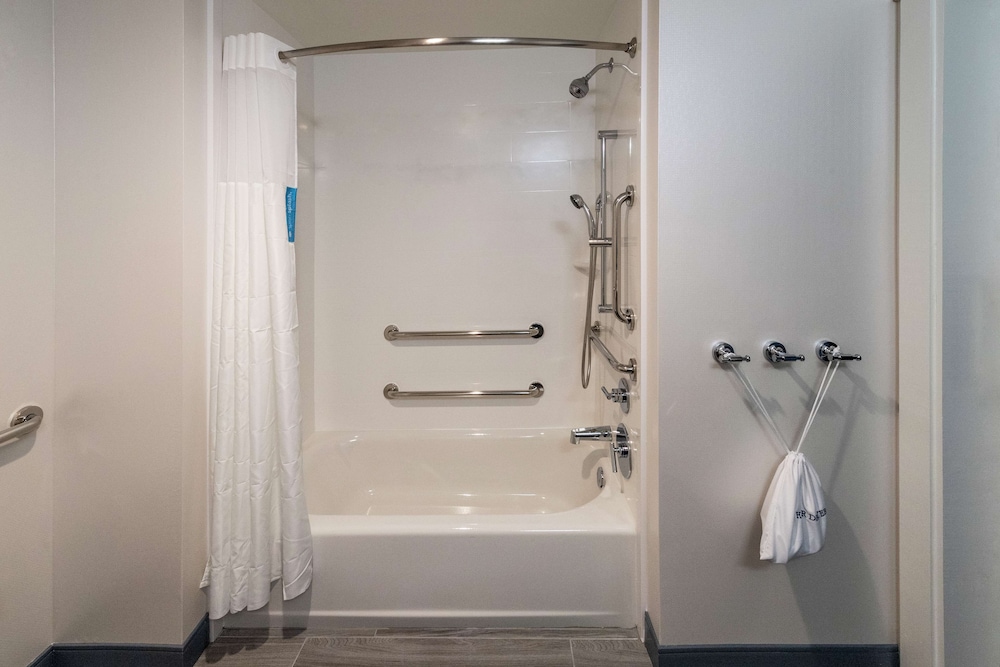 Hampton Inn & Suites Snellville Atlanta NE - photo 11