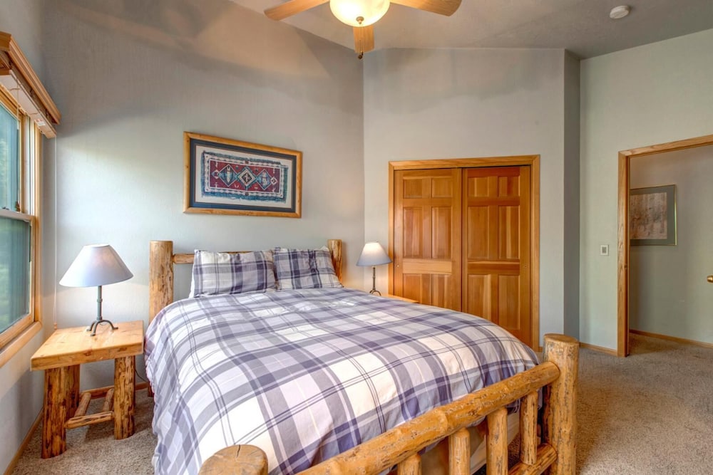 KBM Resorts Private Home Fantastic views Hot Tub AC Easy Walk to Resort and Main St. PLA 1155 - photo 4