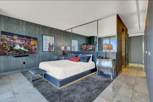 The Adele Palazzo Suite at Palms Place