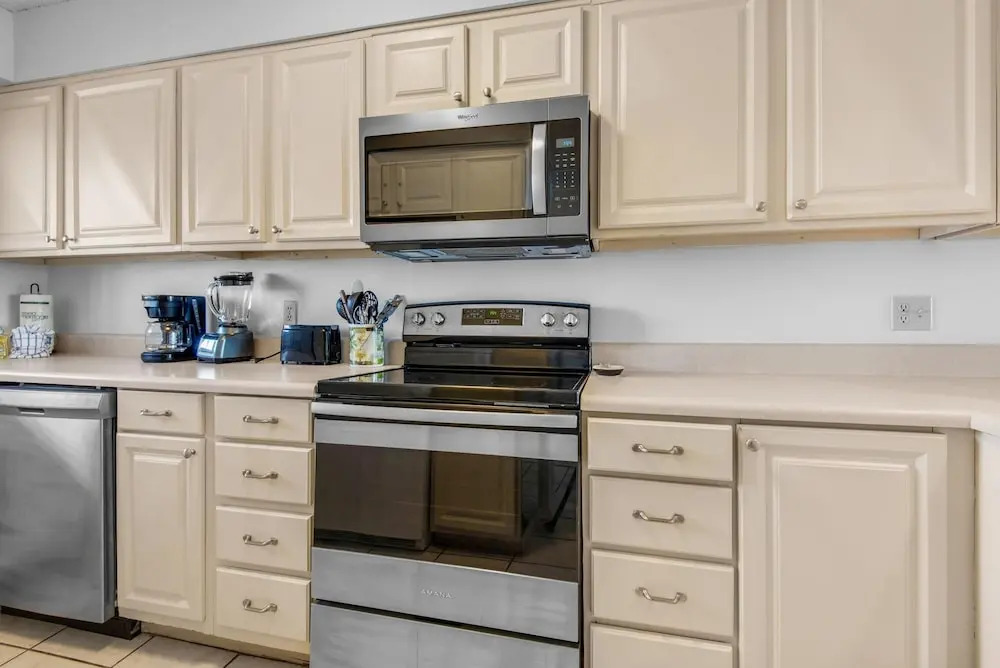 Regency Towers 1018 Beachfront unit - photo 21