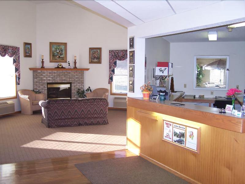 River Valley Inn & Suites - photo 12