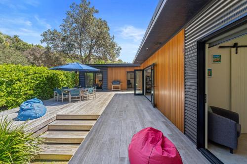 Tranquil Escape Waihi Beach Holiday Home — 4-Star Luxury Hotel in Katikati, New Zealand