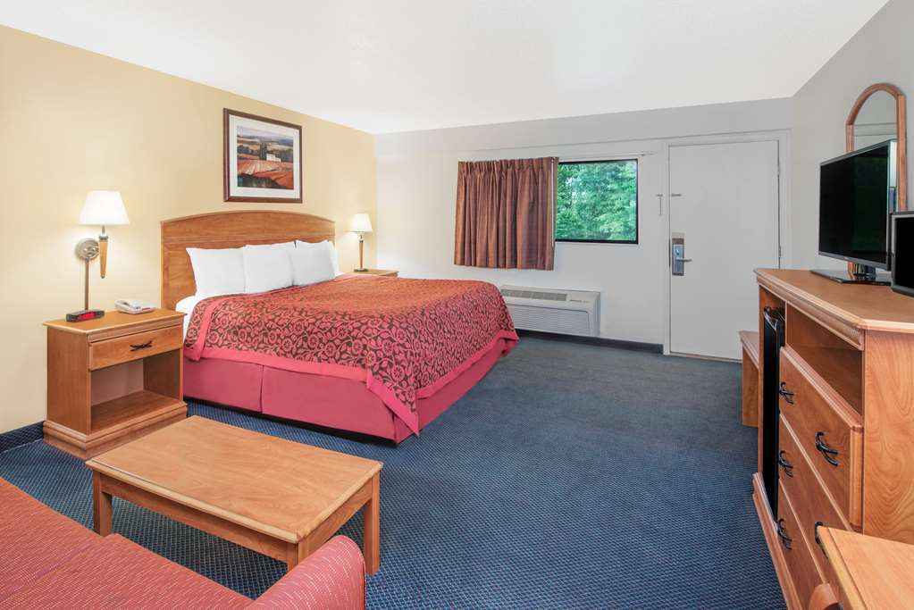 Days Inn by Wyndham Kingdom City - photo 11
