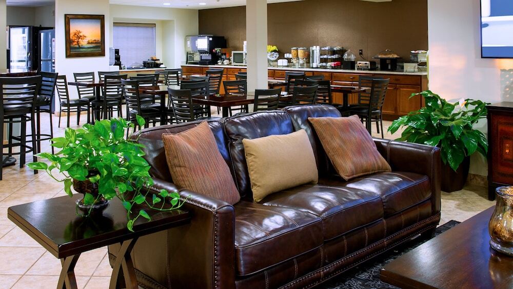Magnolia Inn & Suites - photo 2