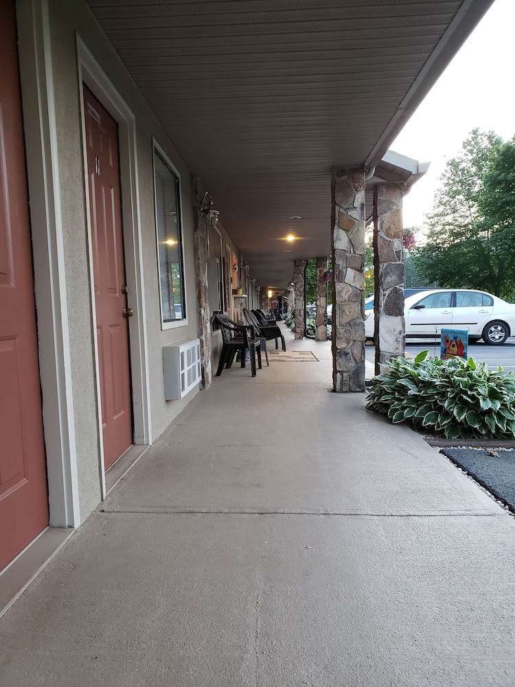 Chatuge Mountain Inn - photo 32