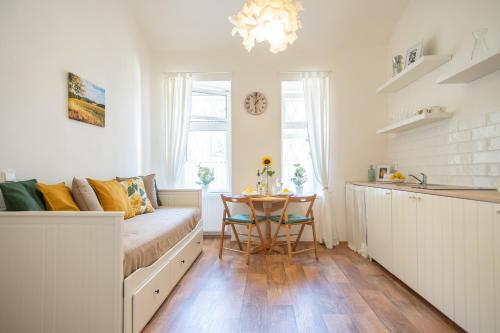 Nice room with double bed in zizkov shared bathroom - last minute hotel in Prague