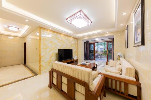 Locals Apartment Inn 00 — 4-Star Luxury Hotel in Xinmin, People's Republic of China