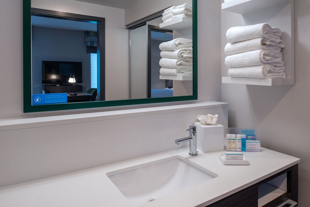 Hampton Inn & Suites Winston Salem Downtown - photo 29