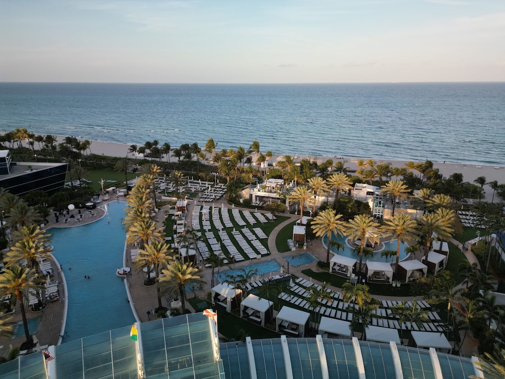 Fontainebleau Miami Beach Private Luxury Suites - photo 453