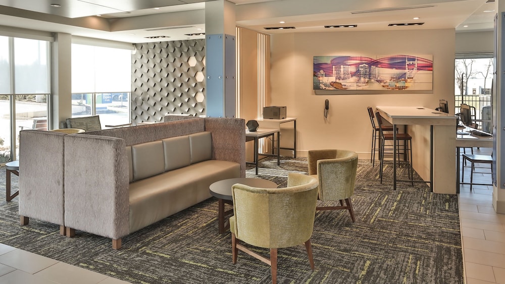 Holiday Inn Express & Suites Nashville Metrocenter Downtown by IHG - photo 66