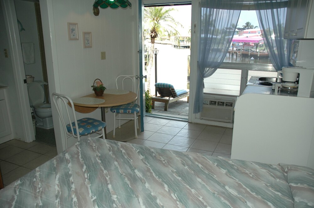 Dolphin Inn Resort - photo 6