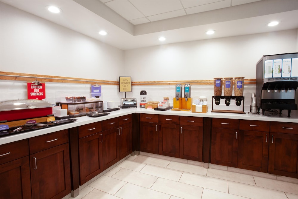 Hampton Inn Salt Lake City North - photo 43