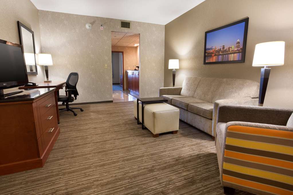Drury Inn & Suites Cincinnati Sharonville - photo 11