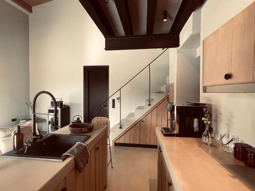 Petras Estate — Unknown City — photo 4